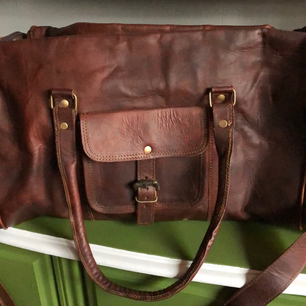 Leather duffel bag💯💯💯💯